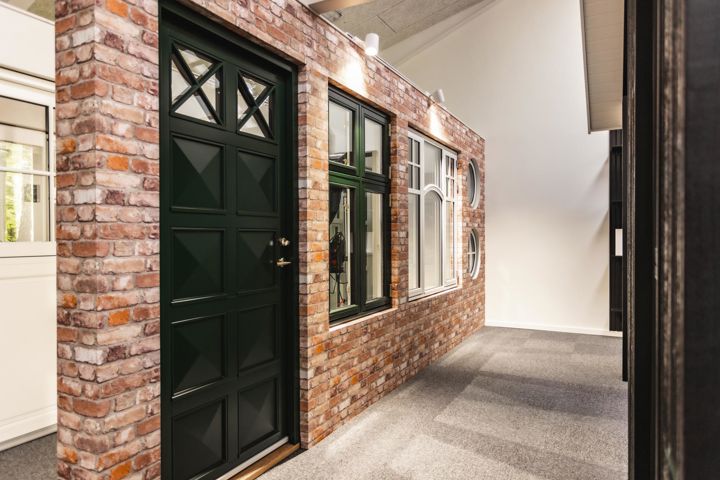 Outline Showroom PR 24