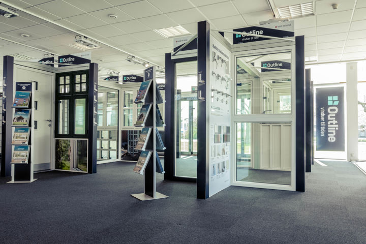 Outline Showroom Architectum 01