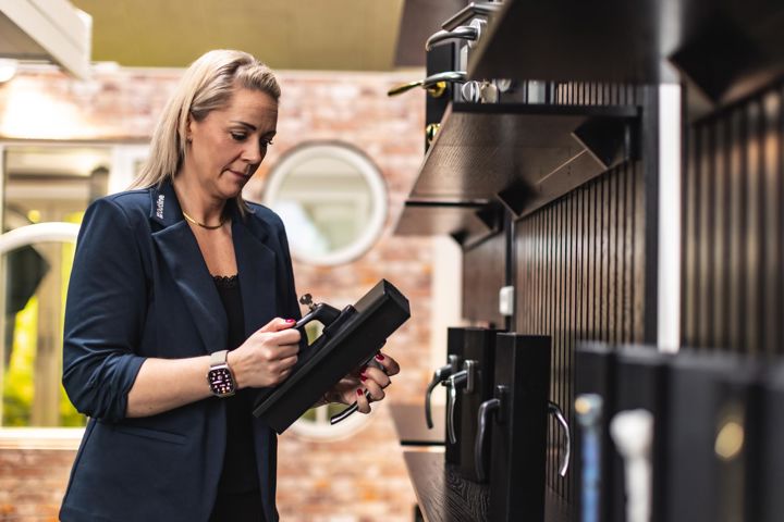 Outline Showroom PR 15